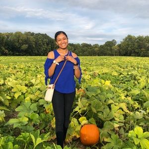 Meet your Posher, Chloe